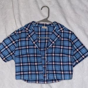 Brandy Melville cropped plaid tee!